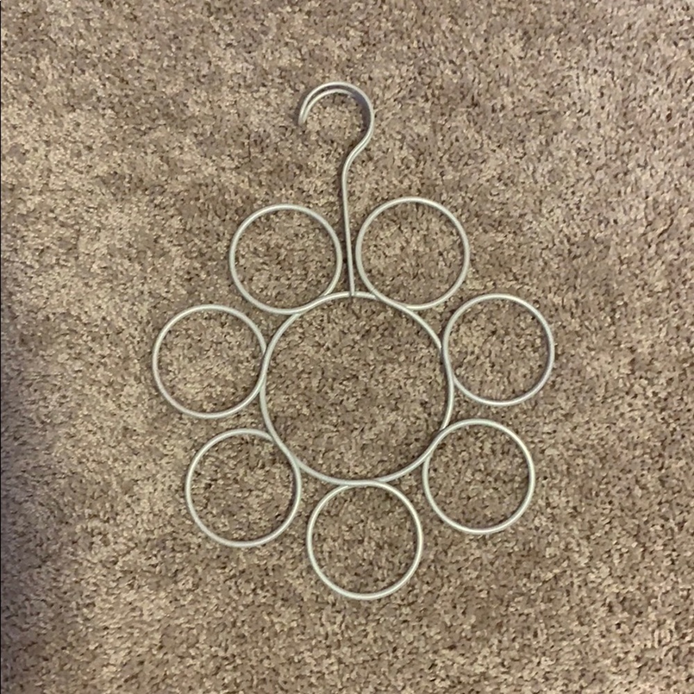 Scarf Hanger